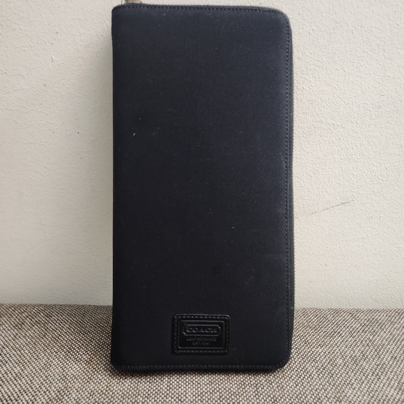 COACH Black Slim Business Card Holder Full Zip Organizer leather interior